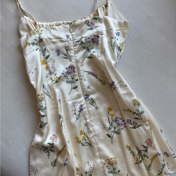 NWT Showpo Cream Floral Dress - Picture 6 of 7